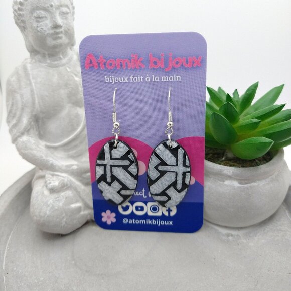 Handmade black and white polymer clay earrings. Boucles d'oreilles - Picture 4 of 5